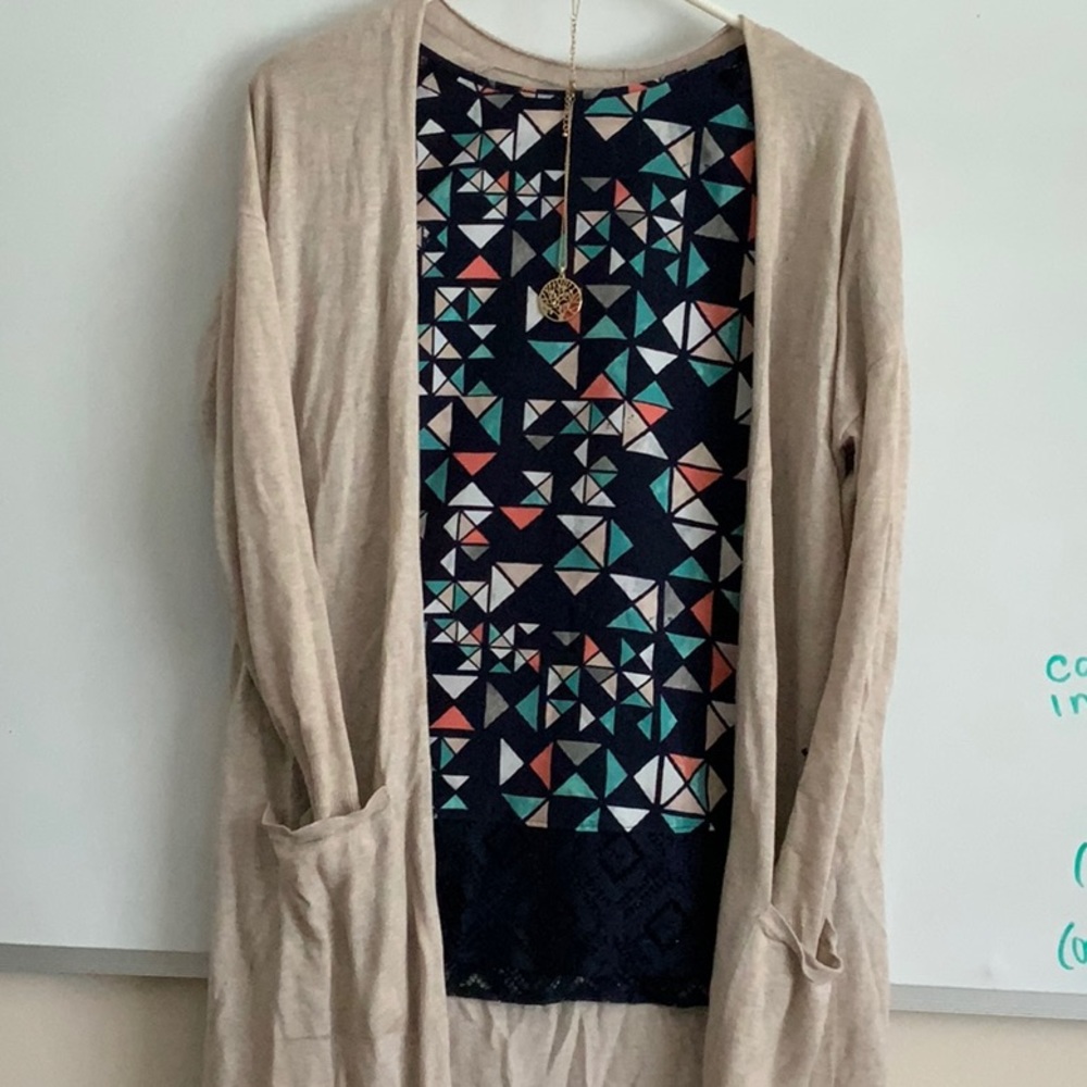 Van Heusen Geometric print top
